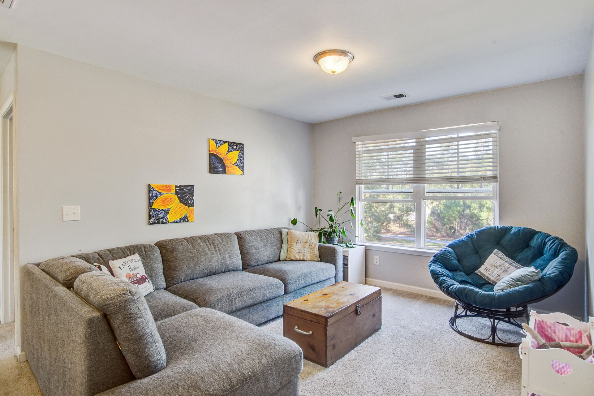 439 Zenith Boulevard Photo 26