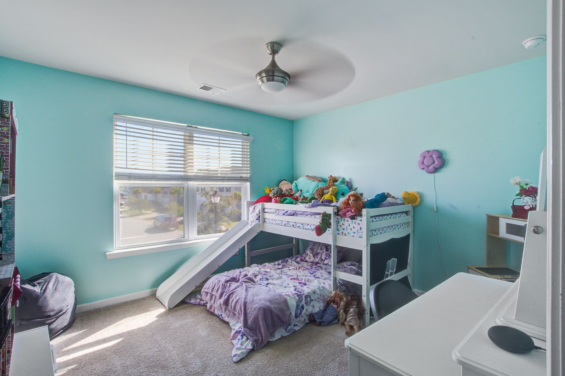 439 Zenith Boulevard Photo 32