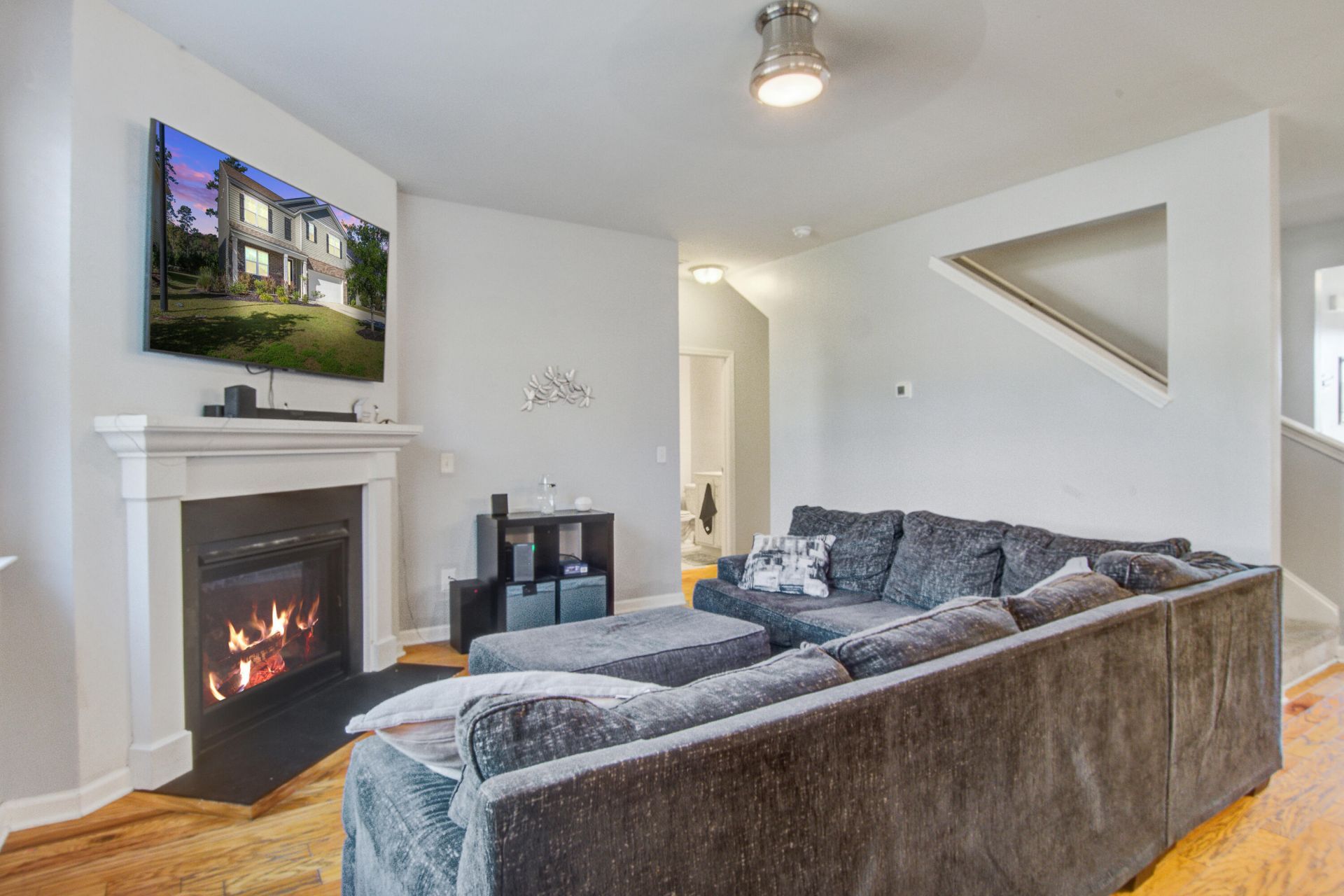 439 Zenith Boulevard Photo 7