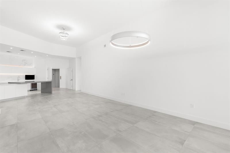 701 N Fort Lauderdale Beach Boulevard, Unit 214, Fort Lauderdale, FL 33304 Photo