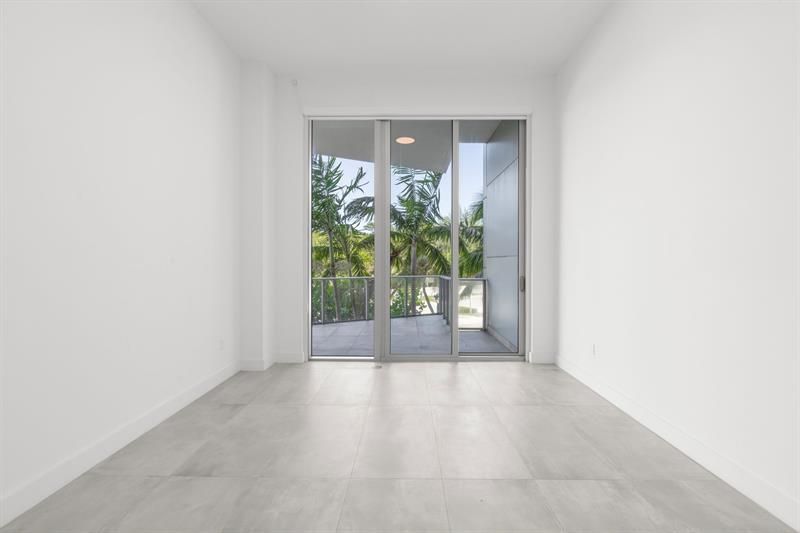 701 N Fort Lauderdale Beach Boulevard, Unit 214, Fort Lauderdale, FL 33304 Photo
