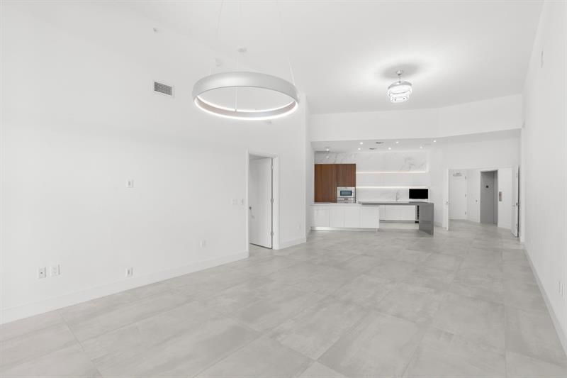 701 N Fort Lauderdale Beach Boulevard, Unit 214, Fort Lauderdale, FL 33304 Photo