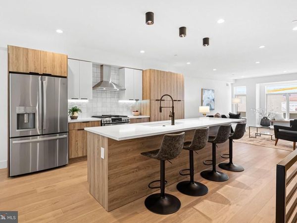 2811 S HUTCHINSON STREET, PHILADELPHIA, PA 19148