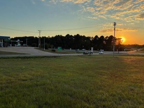 15 North St, Louisville, MS 39339