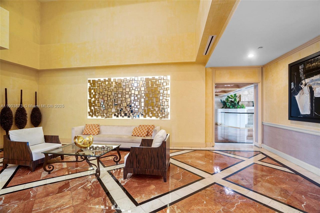 20281 E Country Club Dr, Unit M1, Aventura, FL 33180 Photo