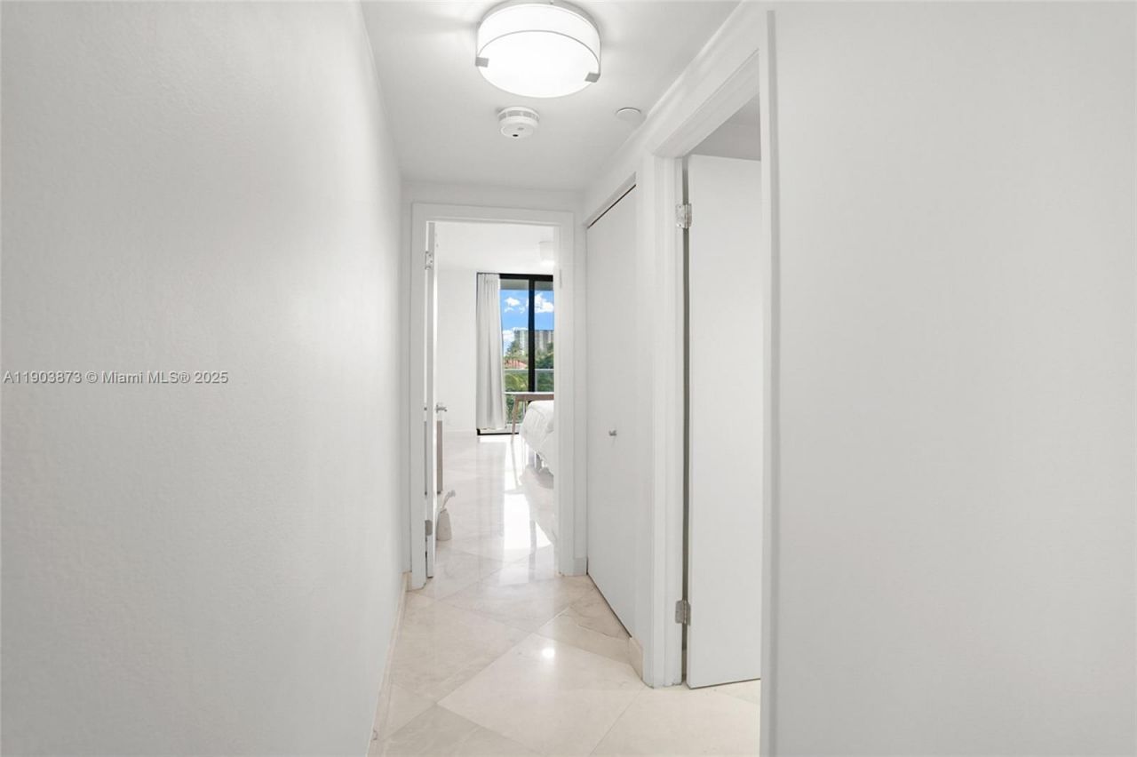 20281 E Country Club Dr, Unit M1, Aventura, FL 33180 Photo