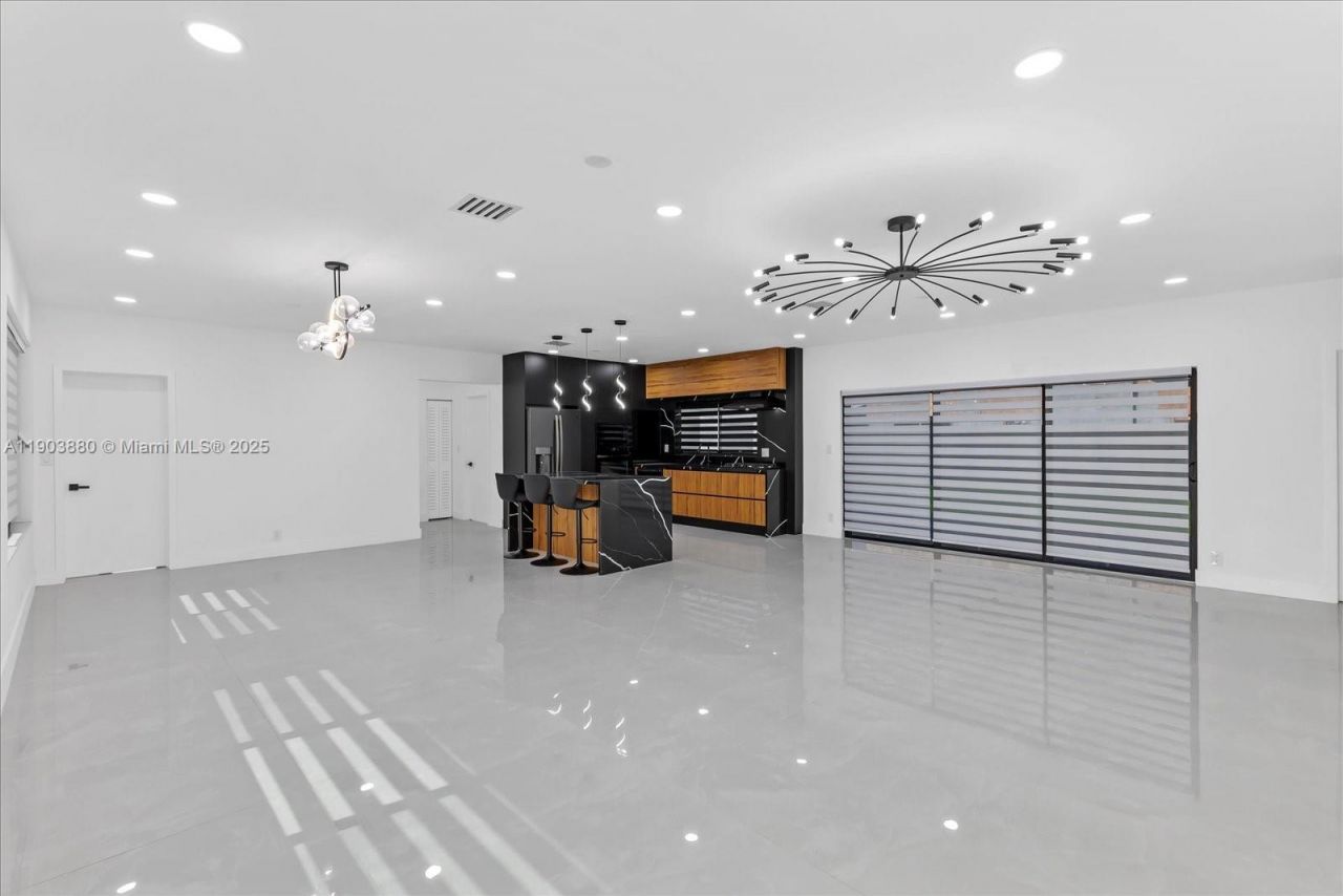 19511 NE 18th Pl, Miami, FL 33179 Photo