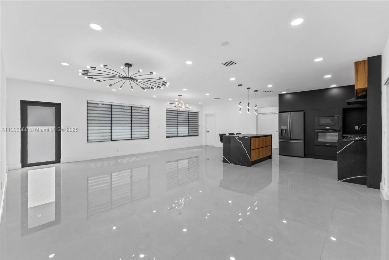 19511 NE 18th Pl, Miami, FL 33179 Photo