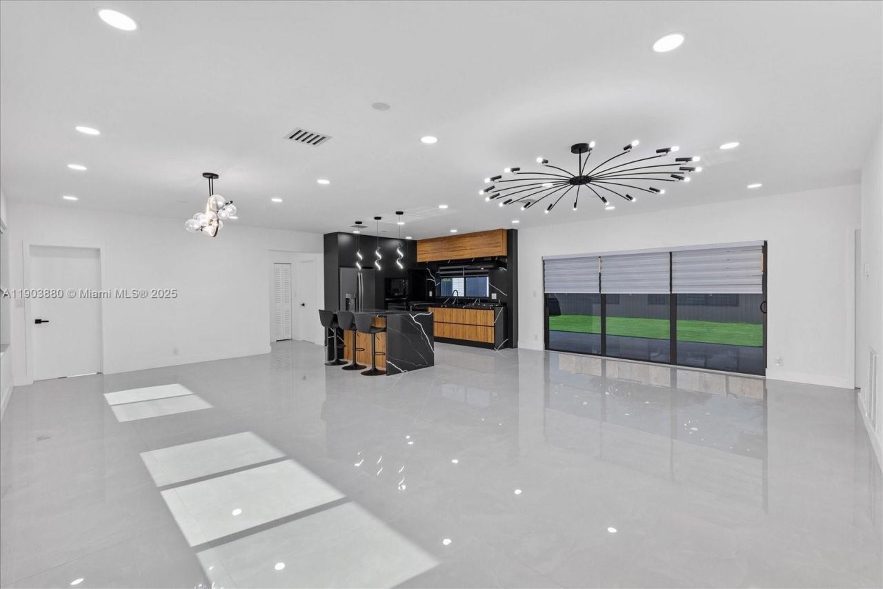 19511 NE 18th Pl, Miami, FL 33179 Photo