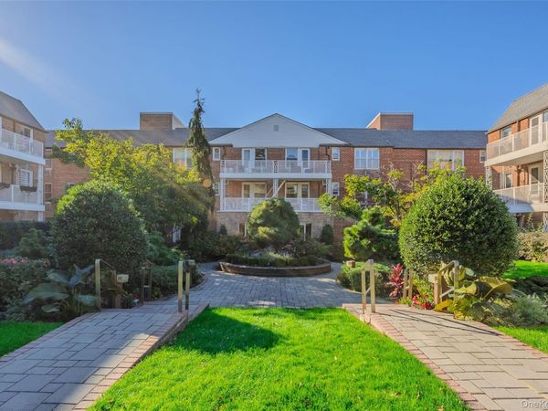 120 Morris Avenue, Unit B5, Rockville Centre, NY 11570