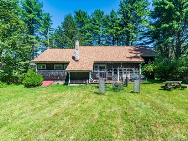 90 Hillside Road, Barryville, NY 12719