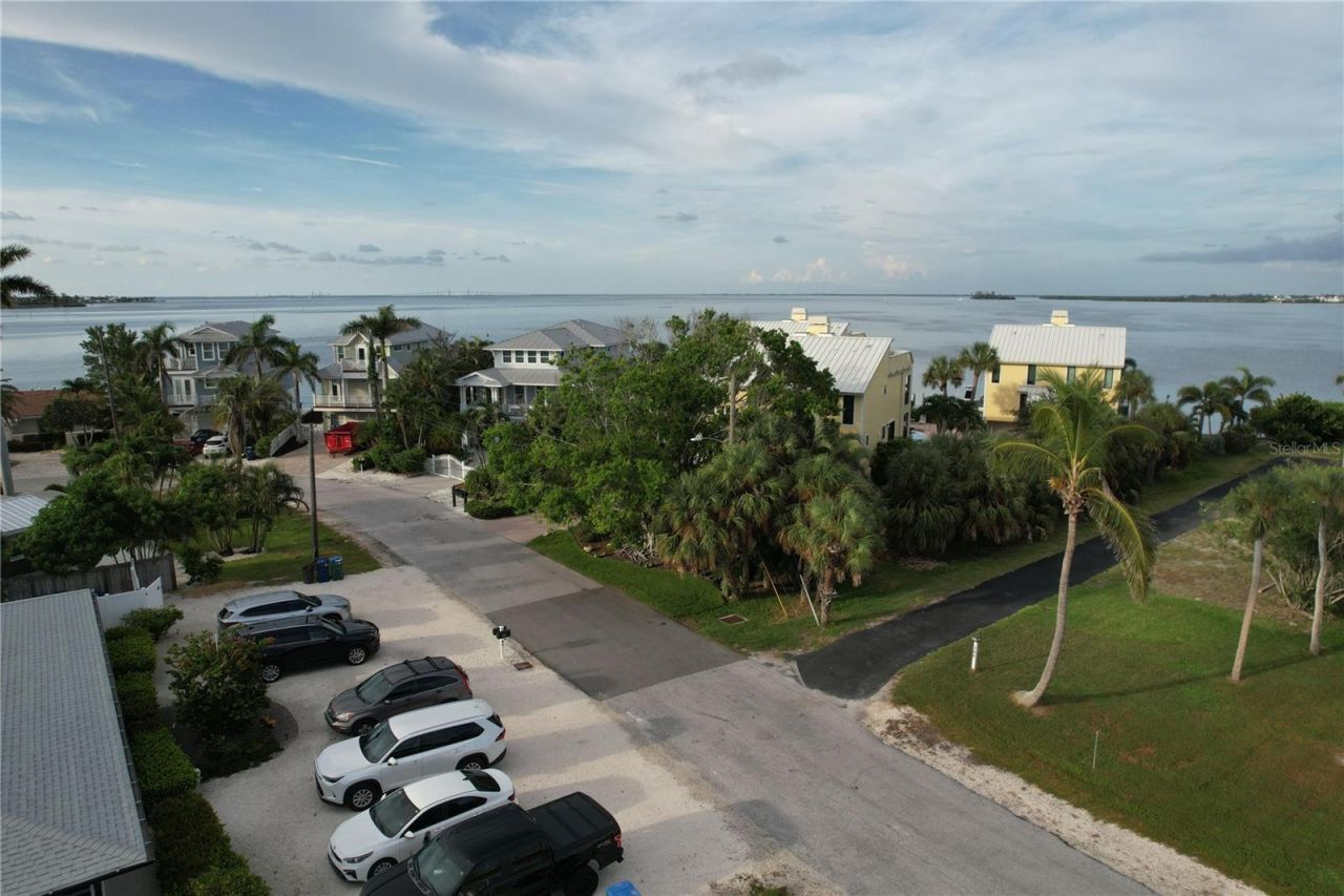 237 S Harbor Drive, Holmes Beach, FL 34217 Photo