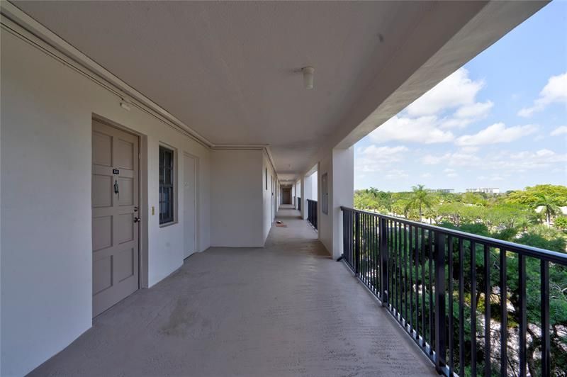 3050 N Palm Aire Drive, Unit 505, Pompano Beach, FL 33069 Photo
