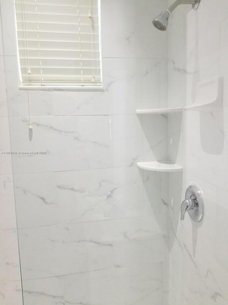 976 NW 6th St, Miami, FL 33136 Photo