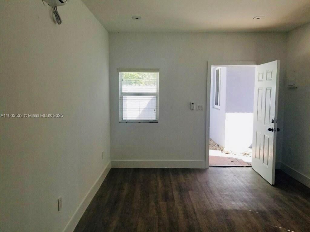 976 NW 6th St, Miami, FL 33136 Photo