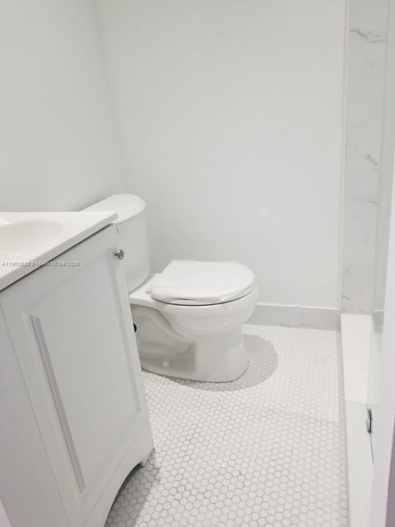 976 NW 6th St, Miami, FL 33136 Photo