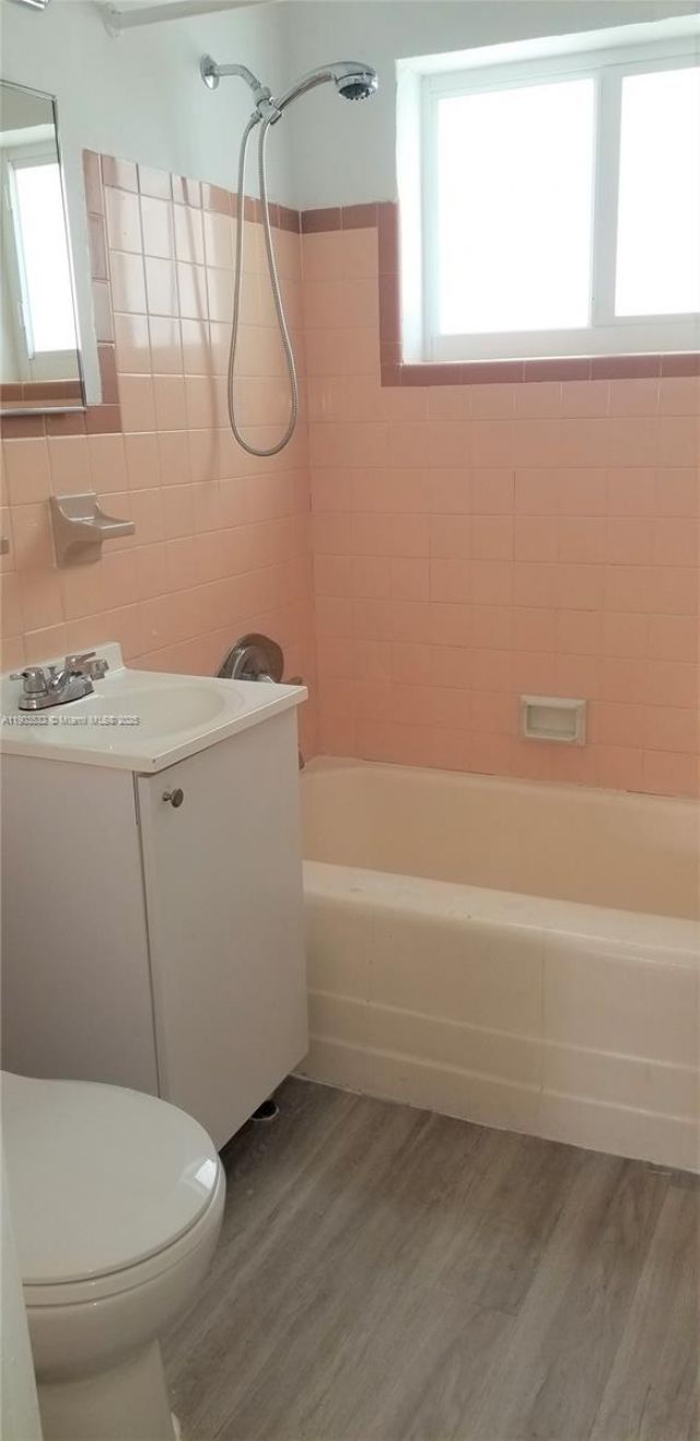 976 NW 6th St, Miami, FL 33136 Photo