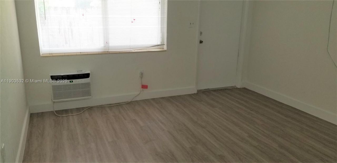 976 NW 6th St, Miami, FL 33136 Photo