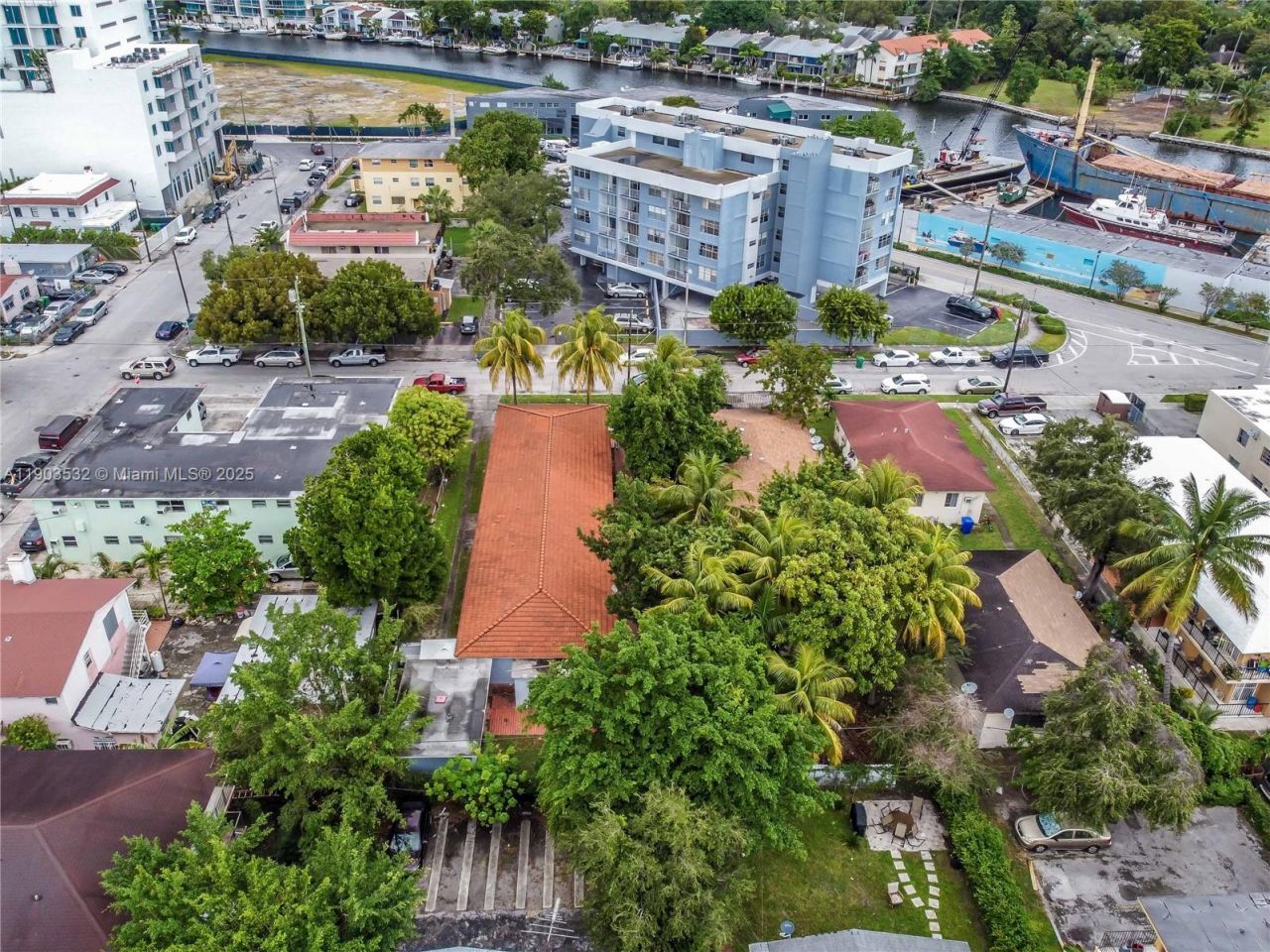 976 NW 6th St, Miami, FL 33136 Photo