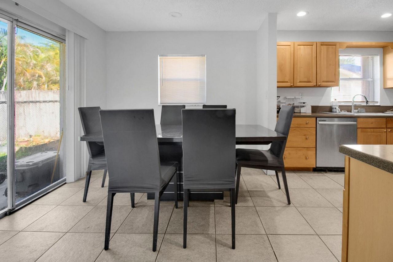 2440 NW 98th Lane, Coral Springs, FL 33065 Photo