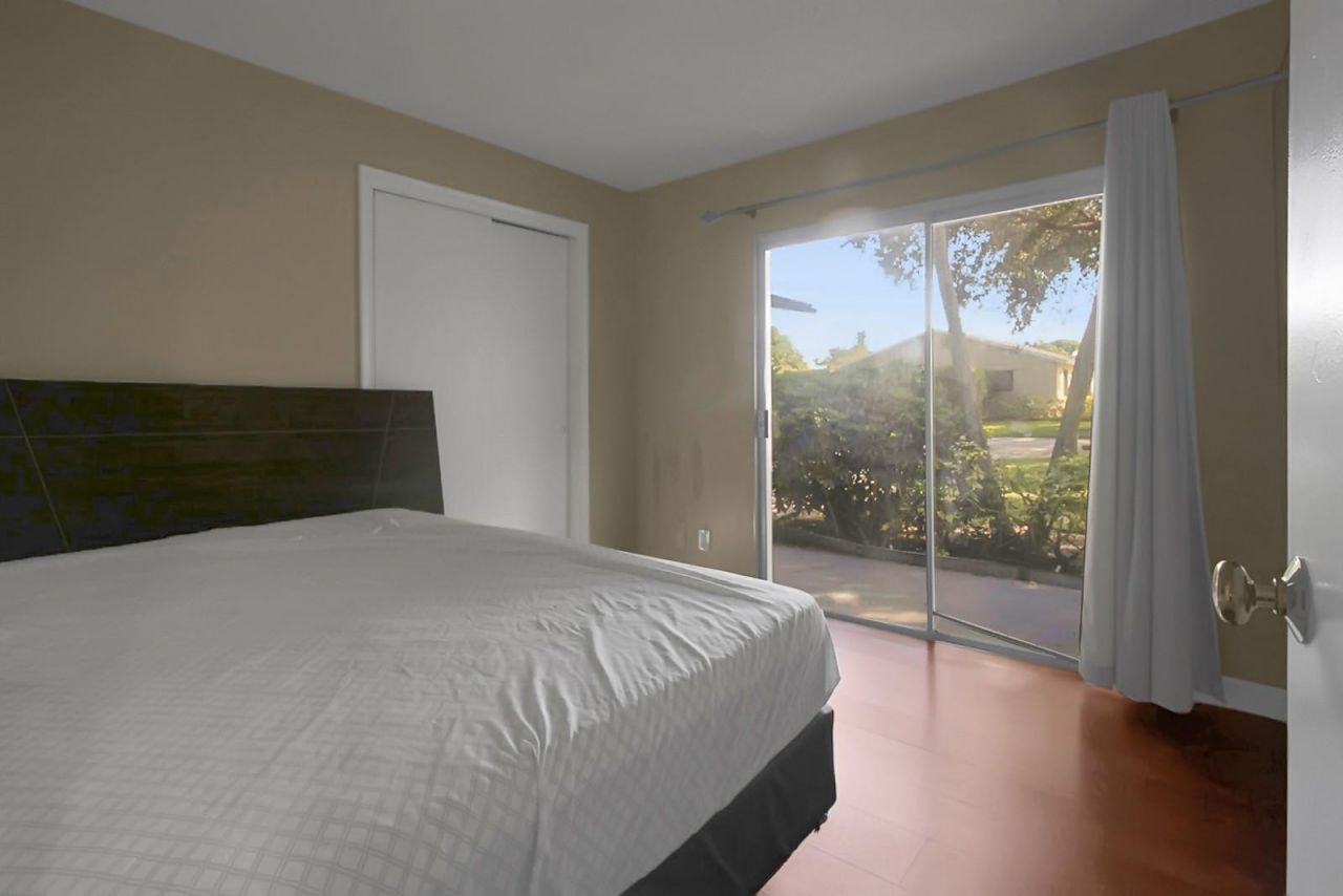 2440 NW 98th Lane, Coral Springs, FL 33065 Photo