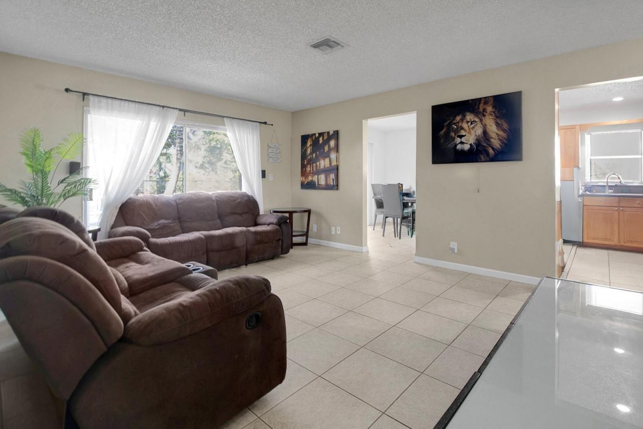 2440 NW 98th Lane, Coral Springs, FL 33065 Photo