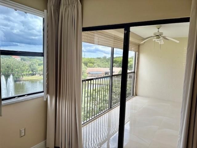 2334 S Cypress Bend Dr, Unit 501, Pompano Beach, FL 33069 Photo