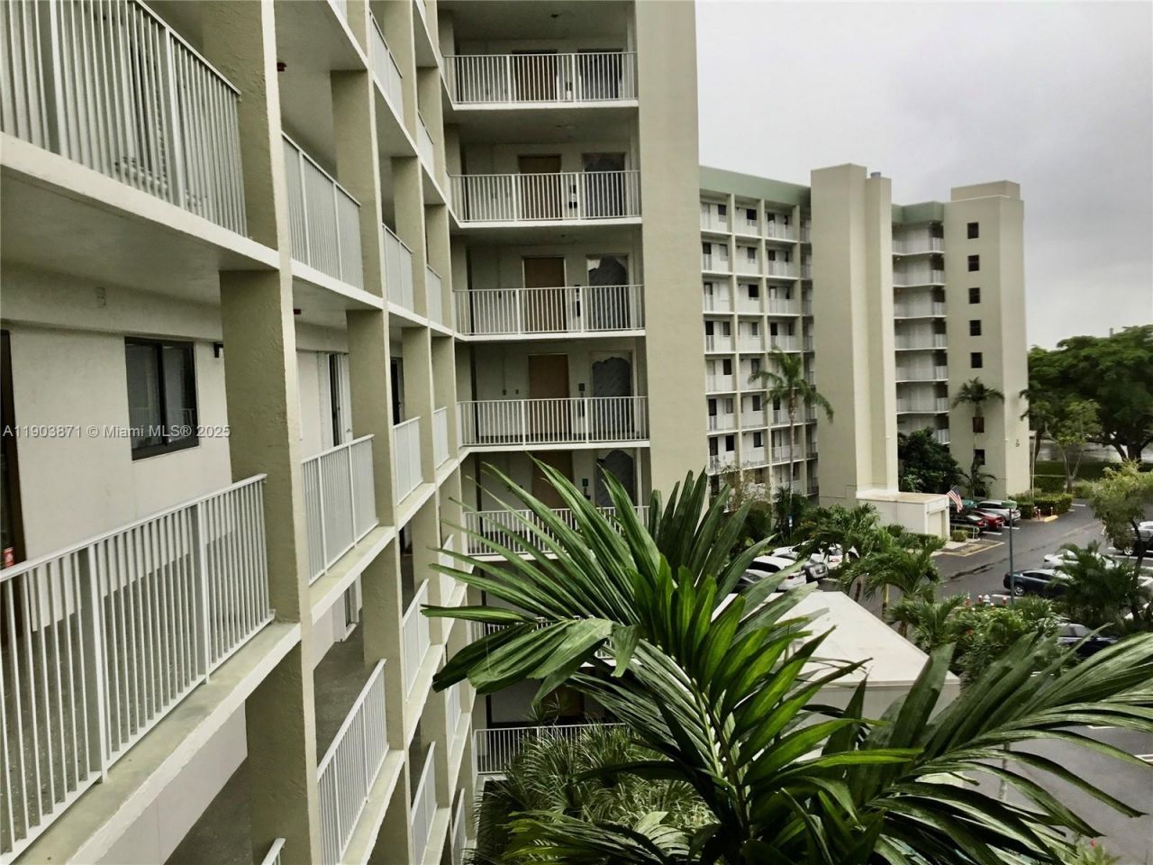 2334 S Cypress Bend Dr, Unit 501, Pompano Beach, FL 33069 Photo