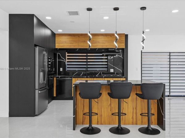 19511 NE 18th Pl, Miami, FL 33179