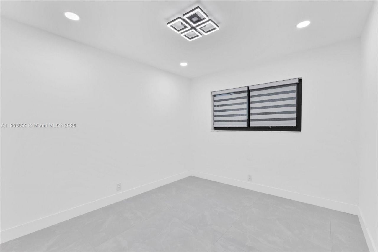 19511 NE 18th Pl, Miami, FL 33179 Photo