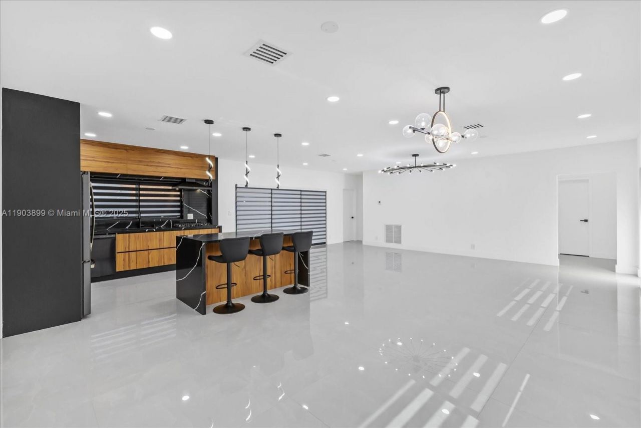 19511 NE 18th Pl, Miami, FL 33179 Photo