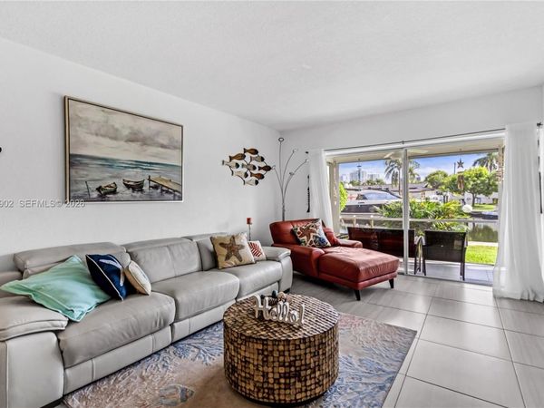 455 Paradise Isle Blvd, Unit 106, Hallandale Beach, FL 33009