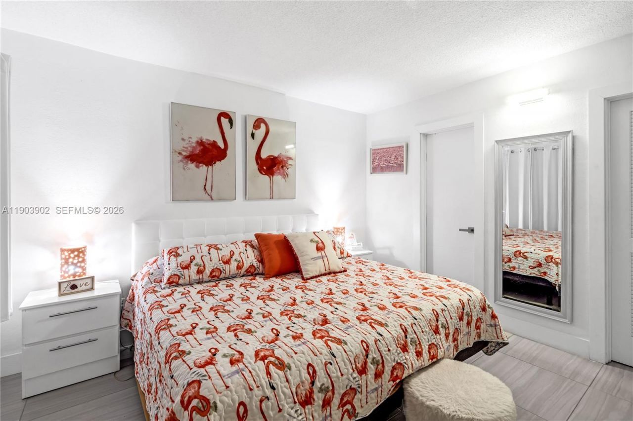 455 Paradise Isle Blvd, Unit 106, Hallandale Beach, FL 33009 Photo