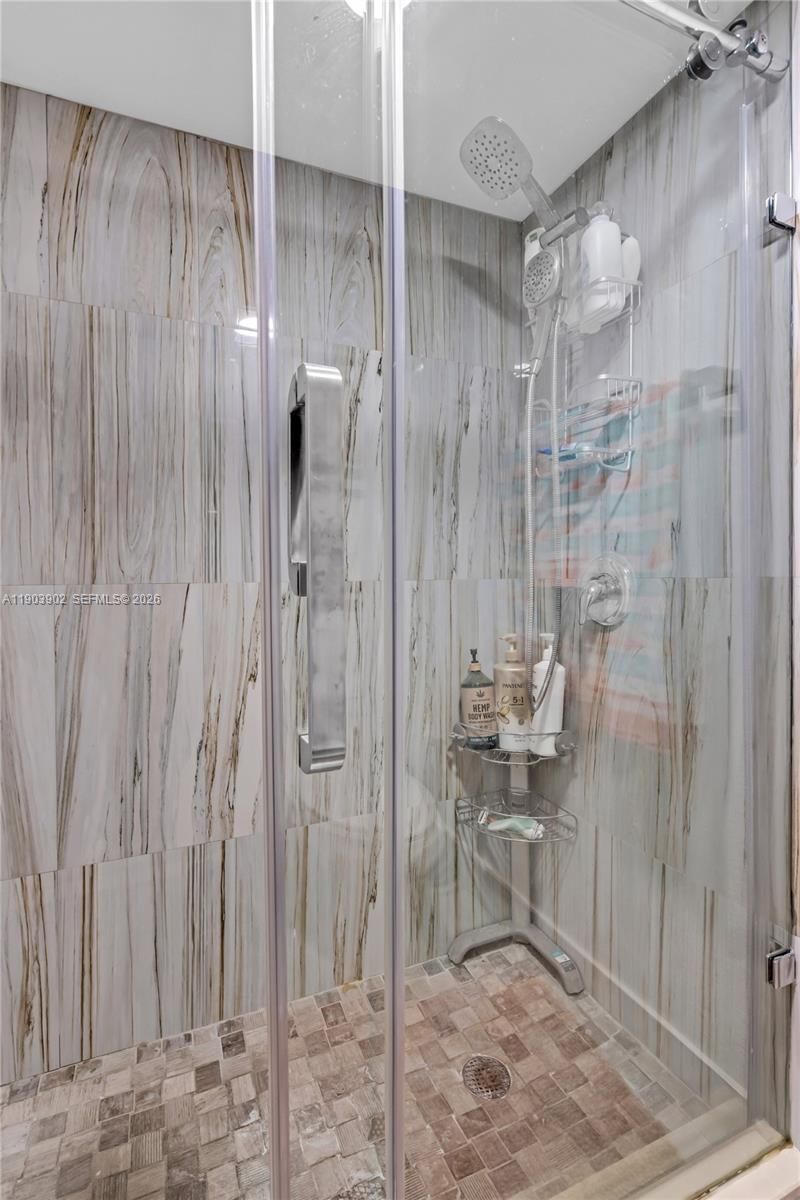 455 Paradise Isle Blvd, Unit 106, Hallandale Beach, FL 33009 Photo