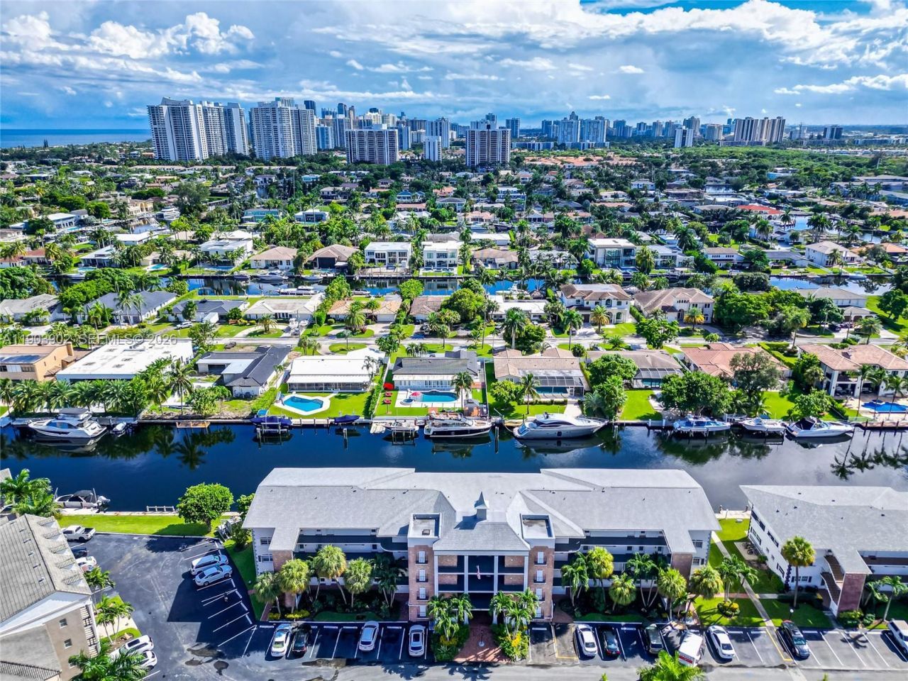 455 Paradise Isle Blvd, Unit 106, Hallandale Beach, FL 33009 Photo