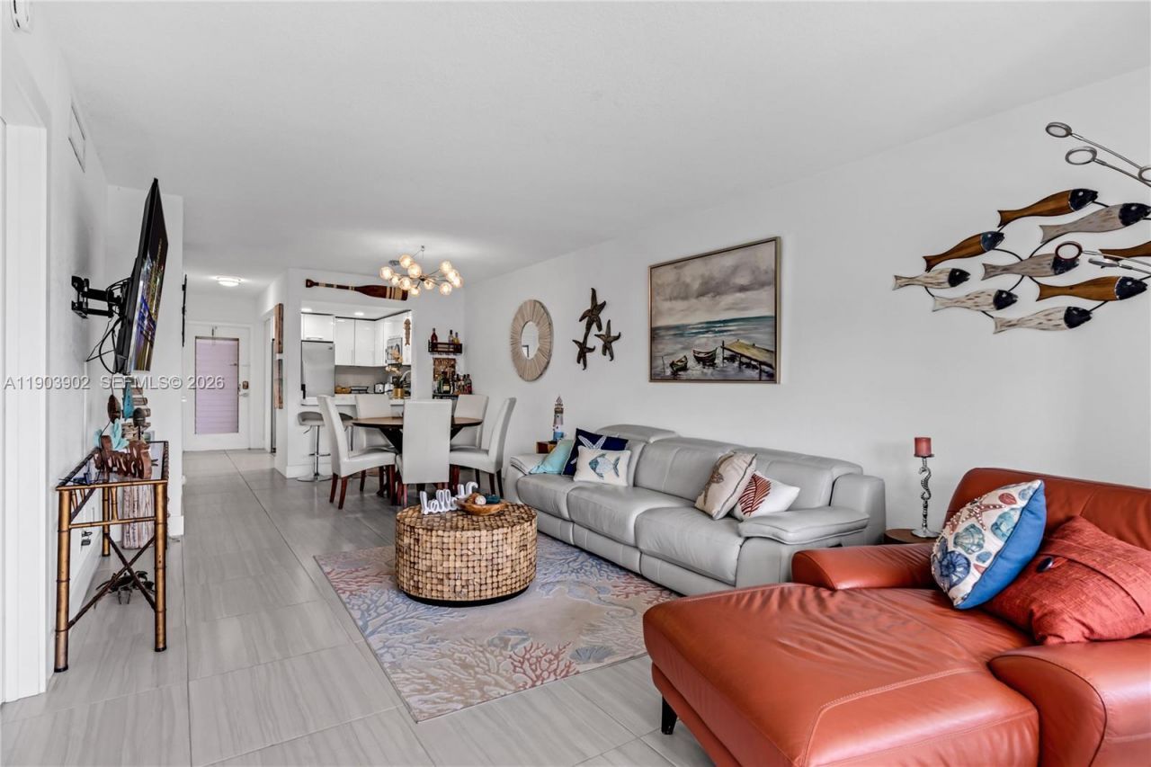 455 Paradise Isle Blvd, Unit 106, Hallandale Beach, FL 33009 Photo