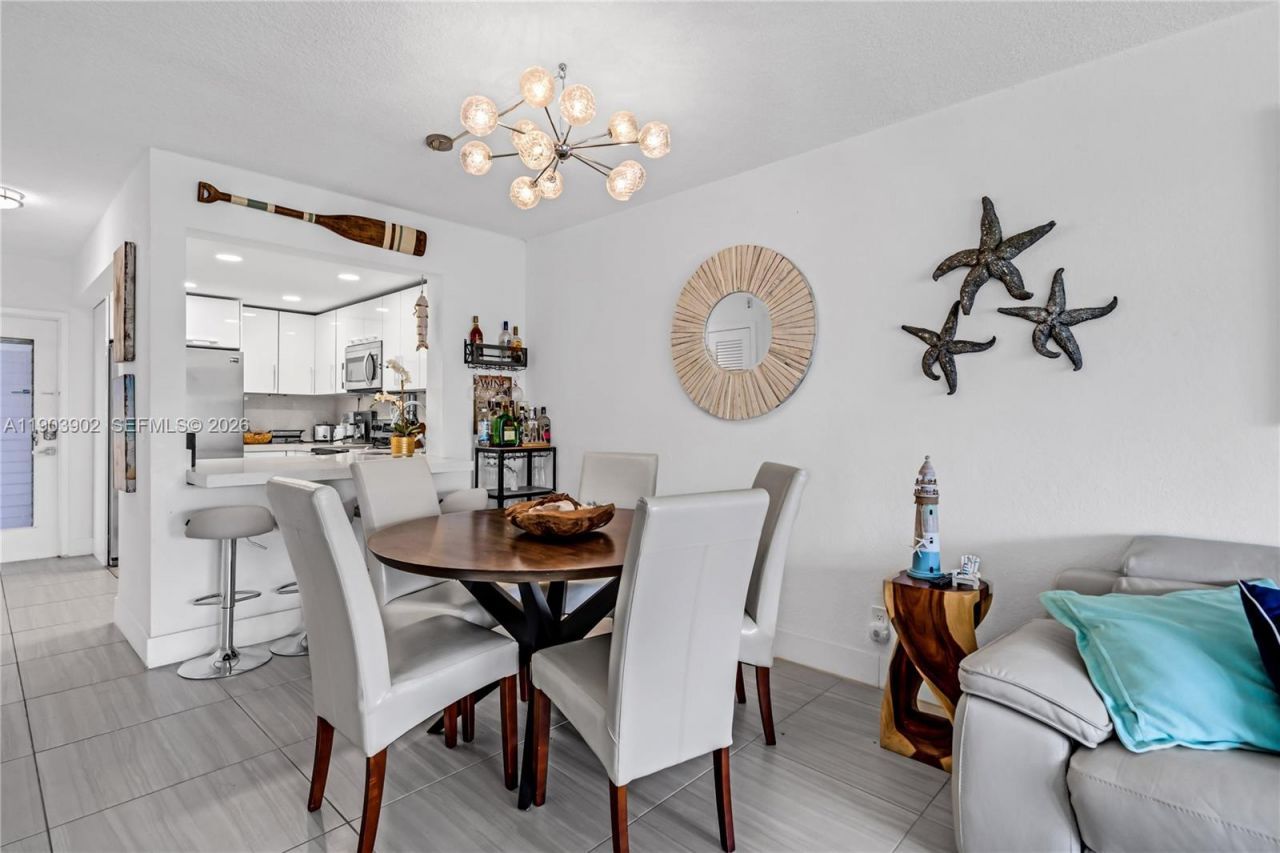 455 Paradise Isle Blvd, Unit 106, Hallandale Beach, FL 33009 Photo