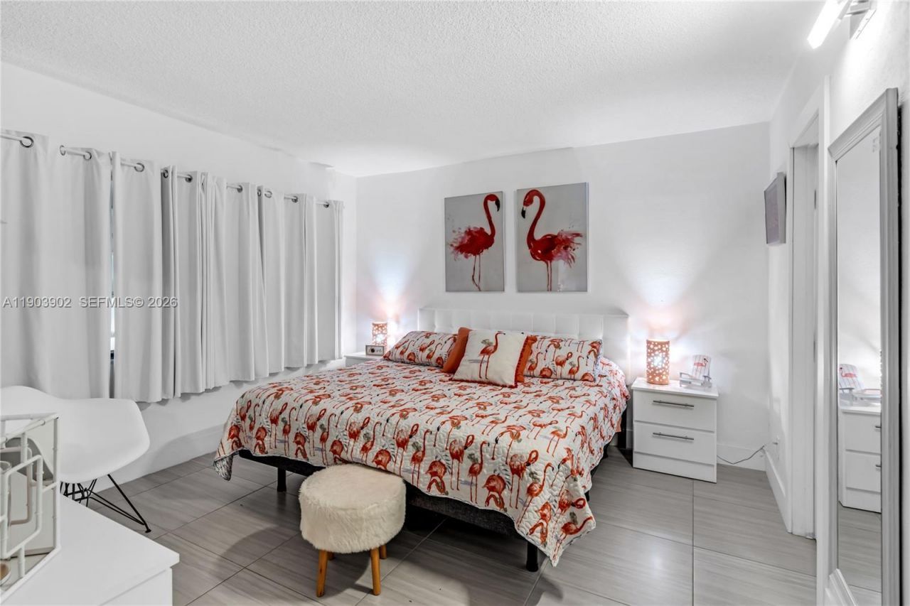 455 Paradise Isle Blvd, Unit 106, Hallandale Beach, FL 33009 Photo