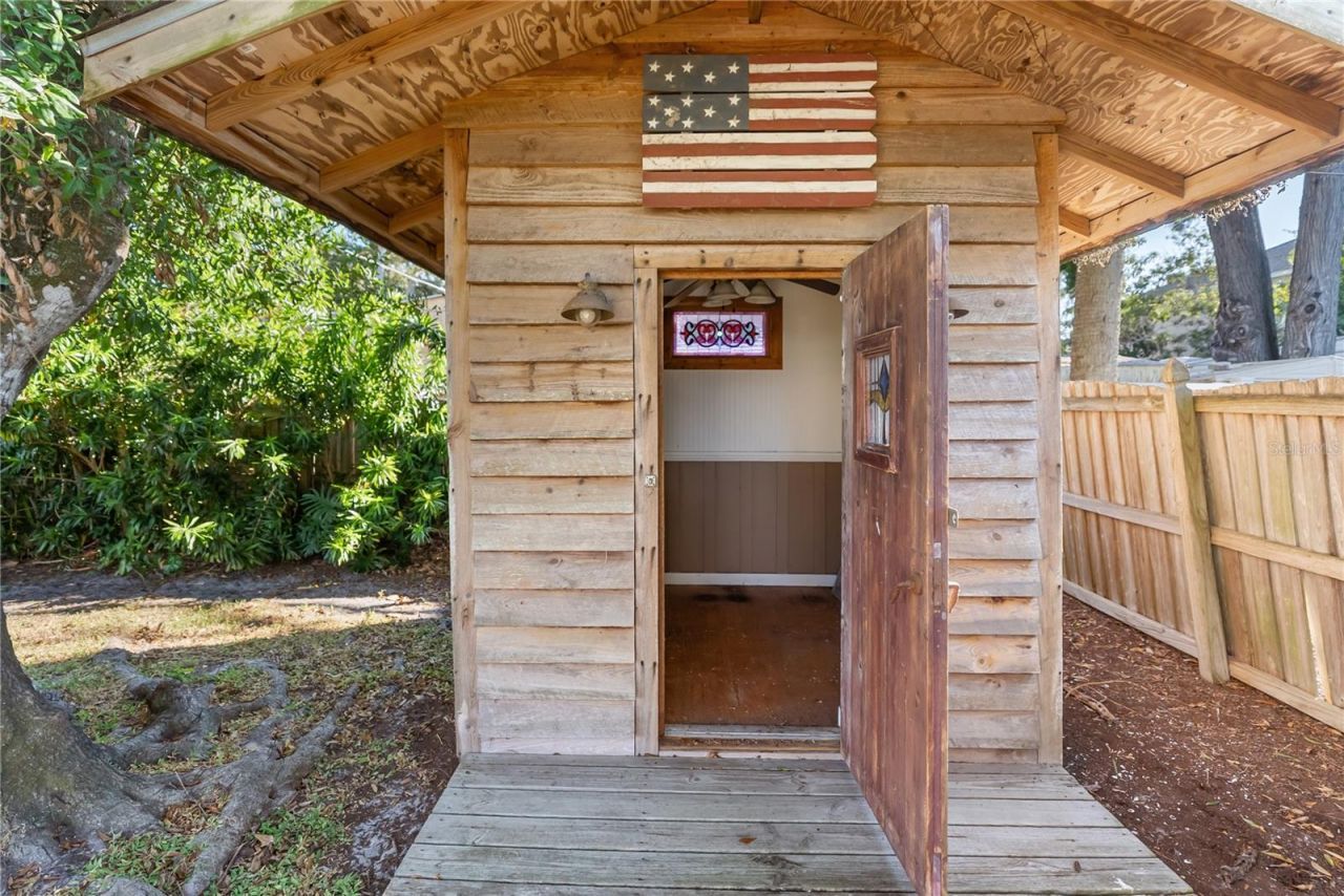 2530 Loma Linda Street, Sarasota, FL 34239 Photo