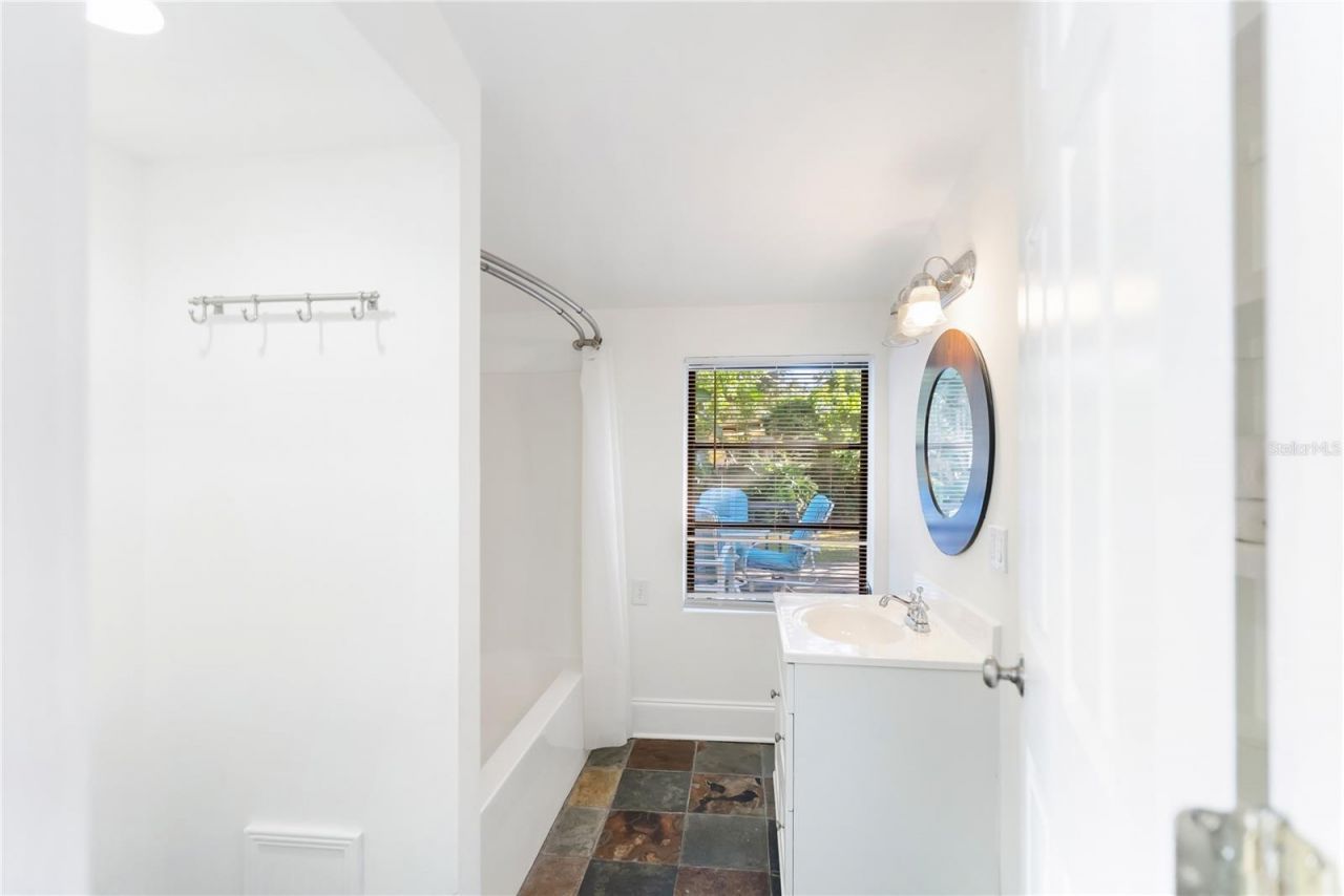 2530 Loma Linda Street, Sarasota, FL 34239 Photo