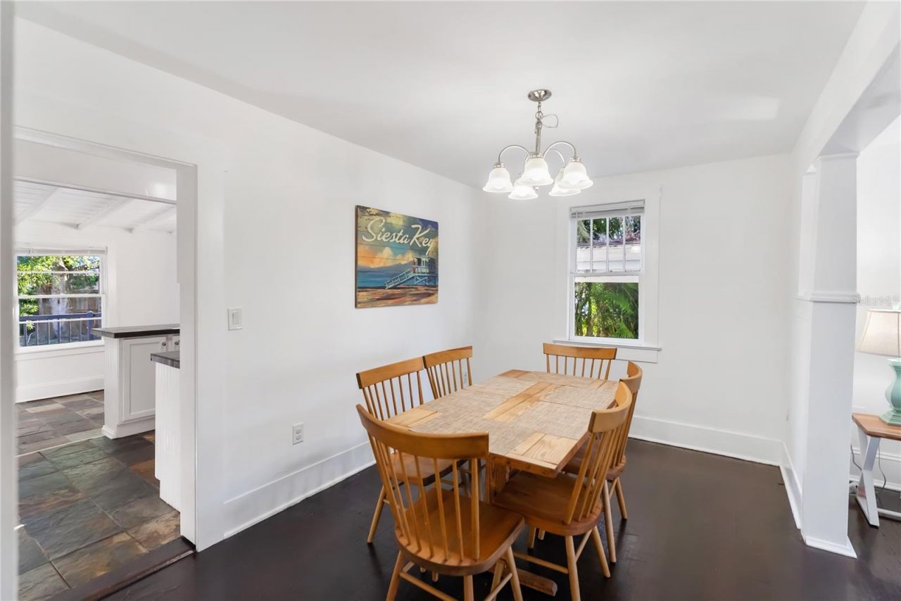 2530 Loma Linda Street, Sarasota, FL 34239 Photo