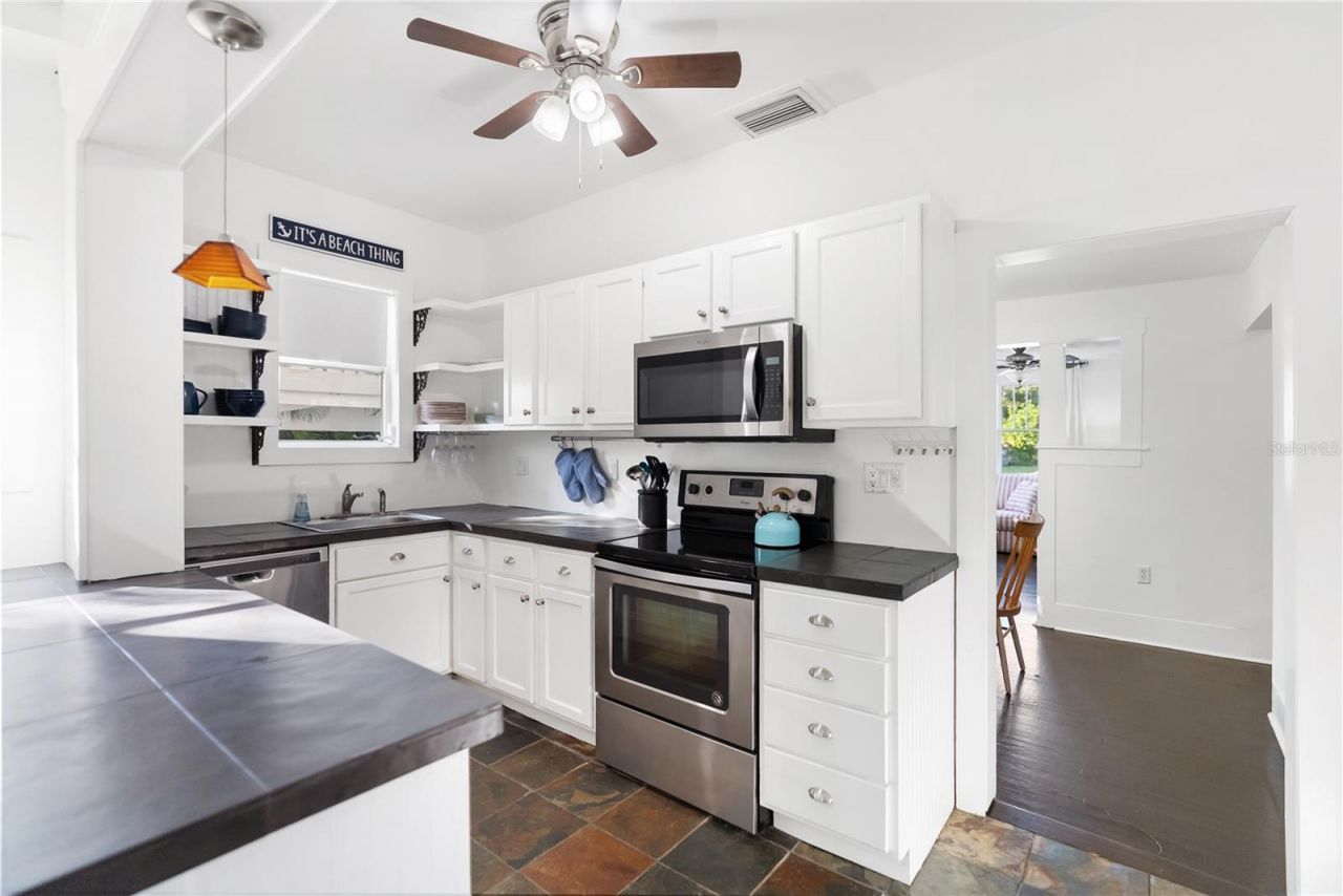 2530 Loma Linda Street, Sarasota, FL 34239 Photo