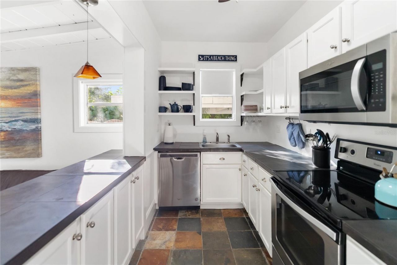 2530 Loma Linda Street, Sarasota, FL 34239 Photo