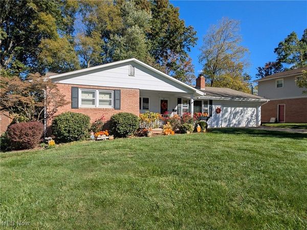 732 Forest Ridge Drive, Youngstown, OH 44512