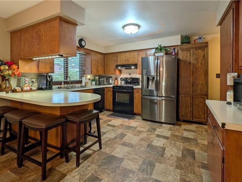 732 Forest Ridge Drive, Youngstown, OH 44512 Photo 9