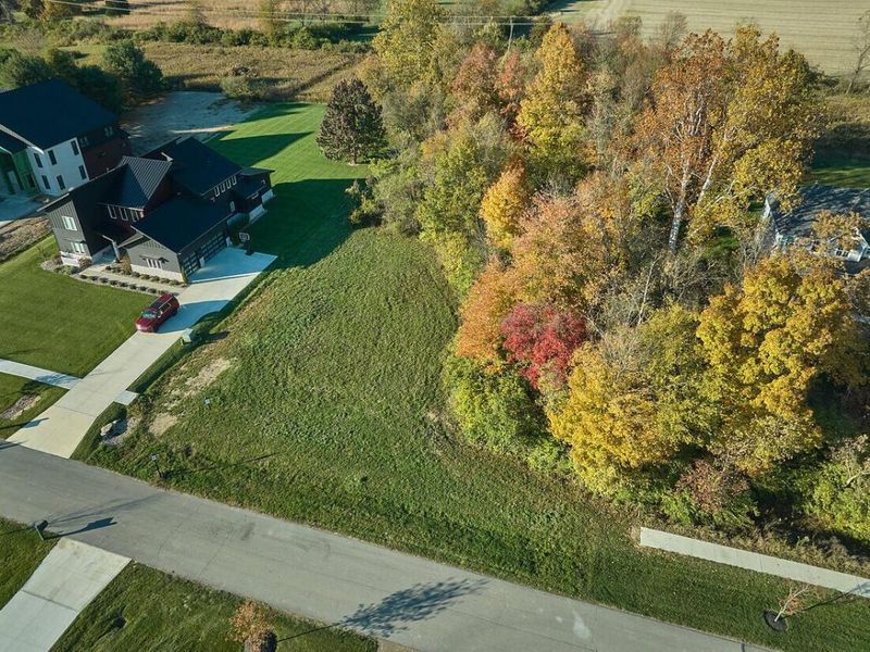 986 Lale Point, Delaware, OH 43015 Photo 2