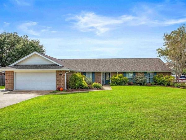 4712 W Quail Hollow Drive W, Lake Charles, LA 70605