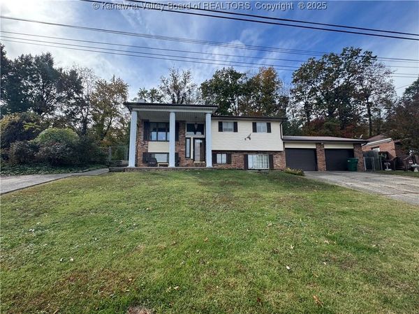 111 Oakland Drive, Cross Lanes, WV 25313