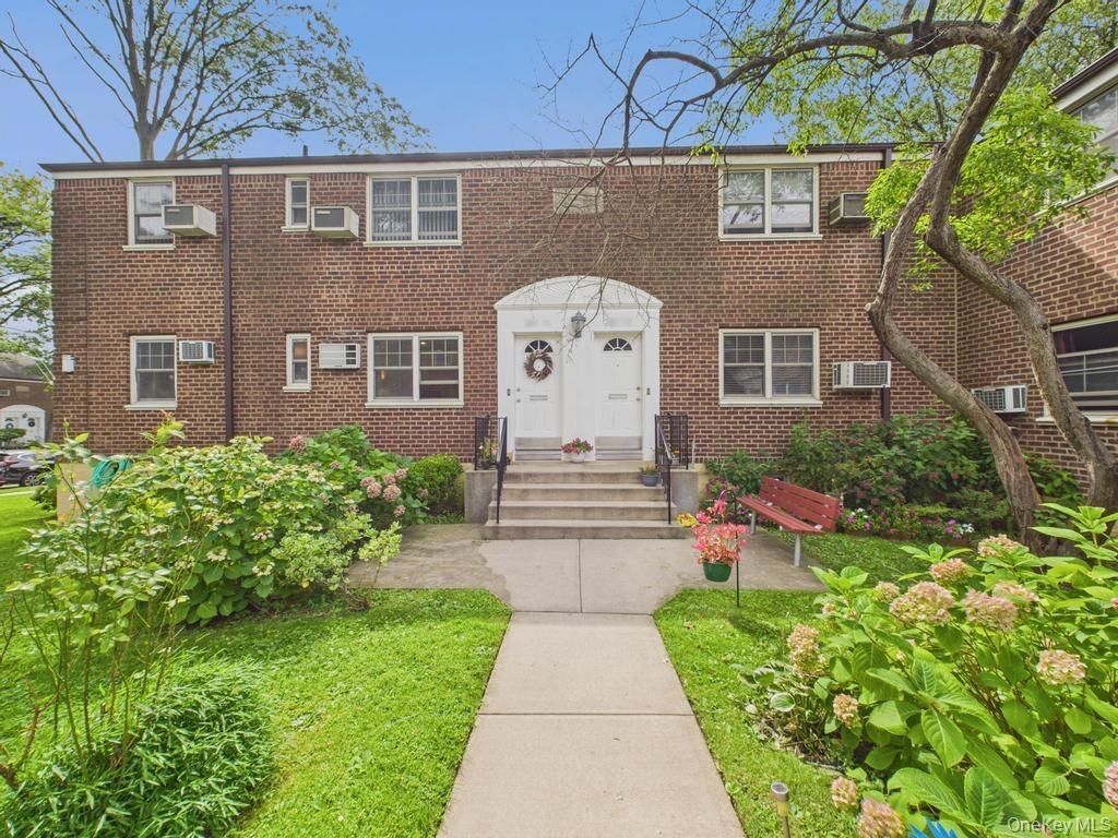 251-11 60th Ave, Unit 1, Little Neck, NY 11362 Main Photo