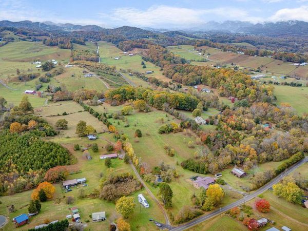 1566 Mill Creek Road, Fall Branch, TN 37656